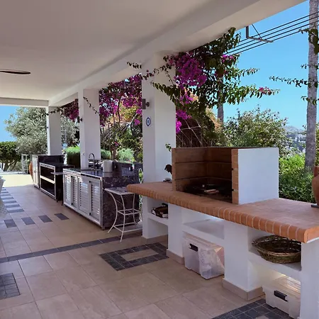 Grande Dame Of Rhodes * Ασγούρου