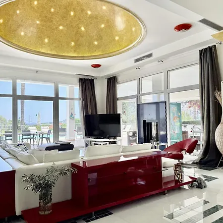 Grande Dame Of Rhodes Asgourou