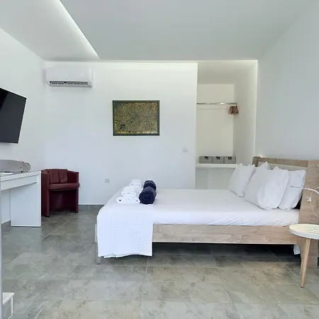 Grande Dame Of Rhodes