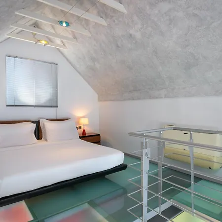 Grande Dame Of Rhodes