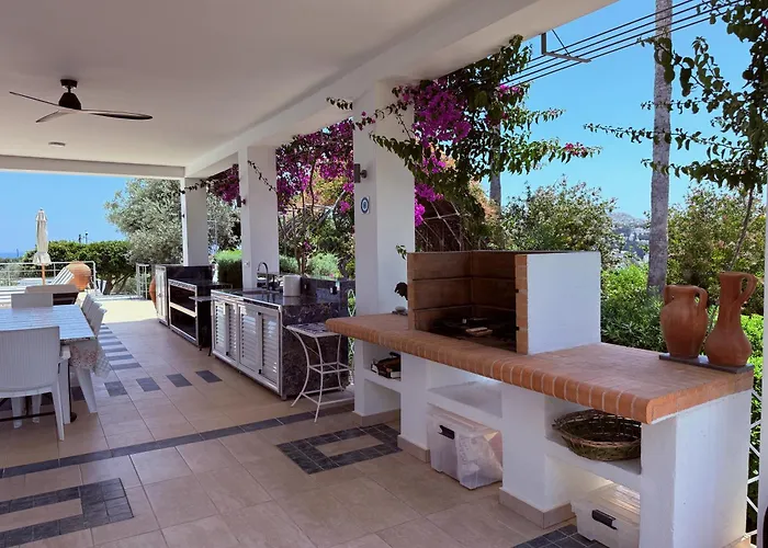 Grande Dame Of Rhodes * Asgourou