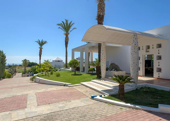 Grande Dame Of Rhodes Asgourou