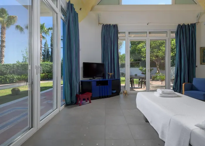 Grande Dame Of Rhodes Vila