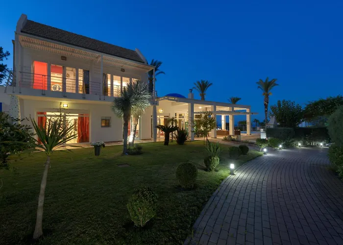 Grande Dame Of Rhodes * Asgourou