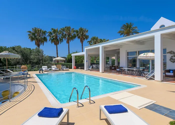 Grande Dame Of Rhodes Asgourou