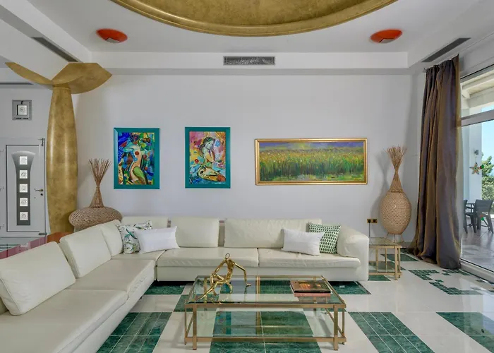 Grande Dame Of Rhodes * Asgourou