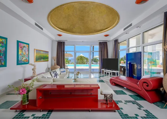 Vila Grande Dame Of Rhodes *