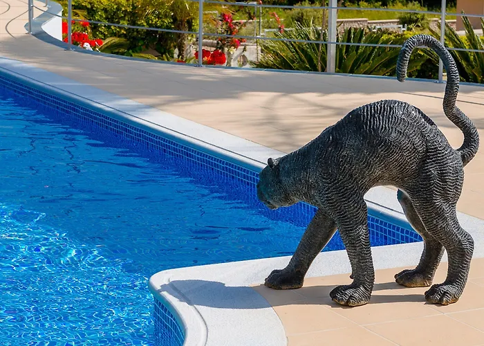 Grande Dame Of Rhodes *