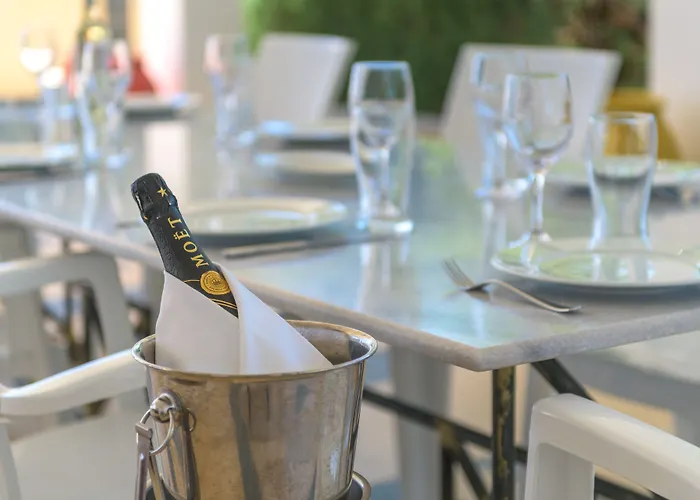 Grande Dame Of Rhodes فيلة *