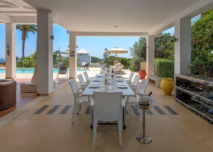 Grande Dame Of Rhodes * Asgourou