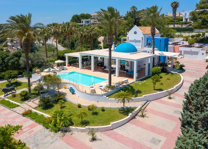 Grande Dame Of Rhodes *