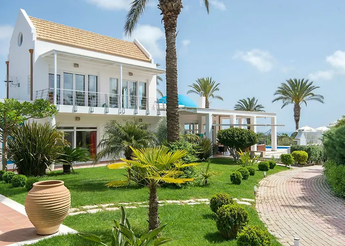 Grande Dame Of Rhodes *