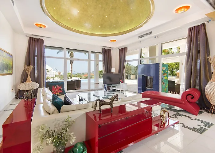 Grande Dame Of Rhodes Vila