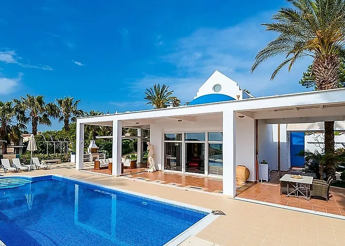 Vila Grande Dame Of Rhodes Asgourou